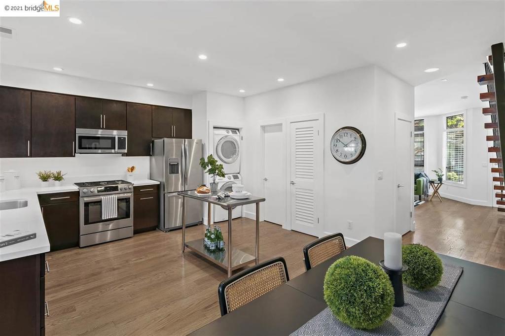 2014 Hearst Ave C Property Photo 13