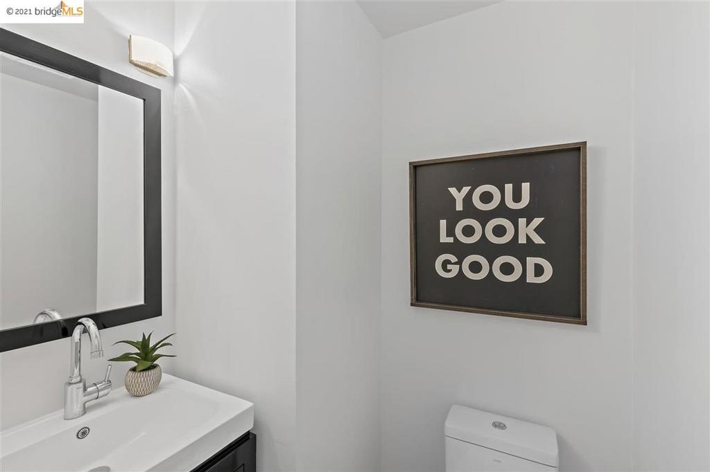 2014 Hearst Ave C Property Photo 16