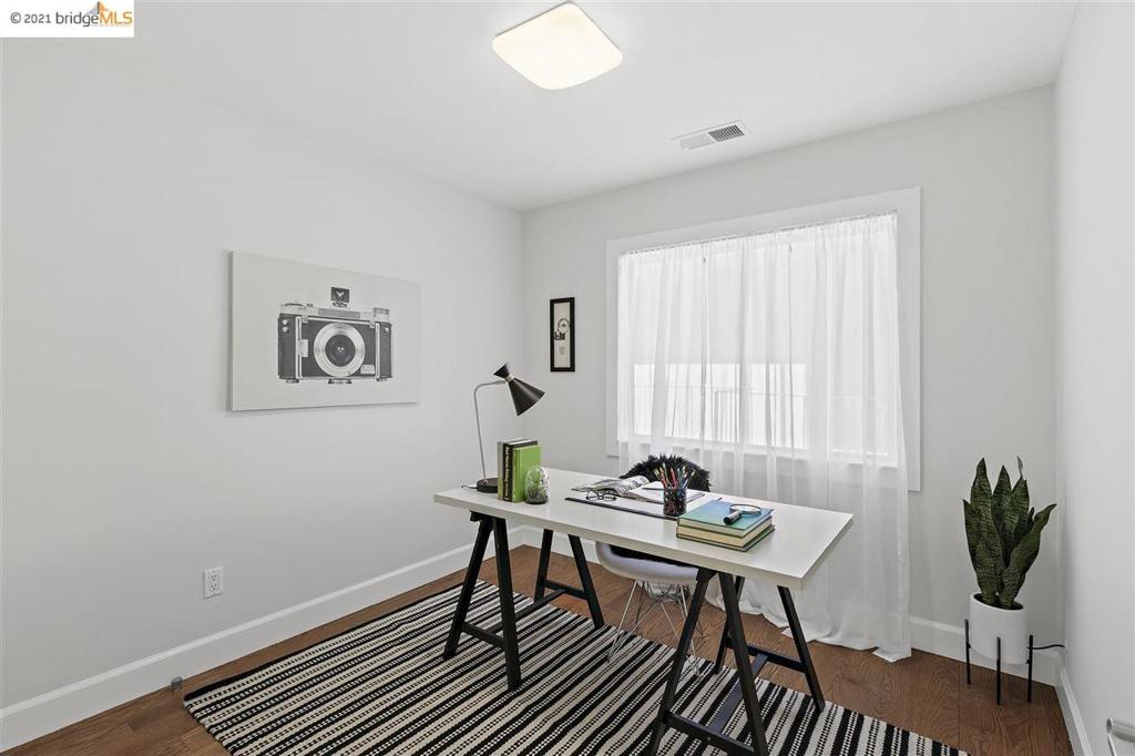 2014 Hearst Ave C Property Photo 18