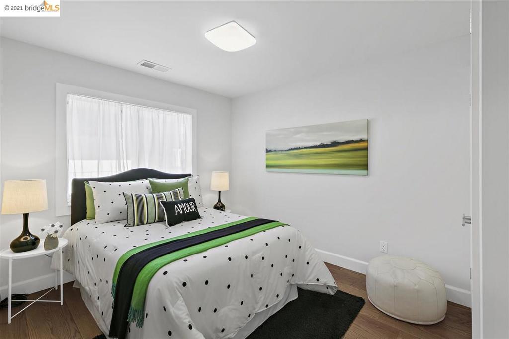 2014 Hearst Ave C Property Photo 19