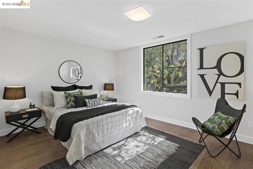 2014 Hearst Ave C Property Photo 23
