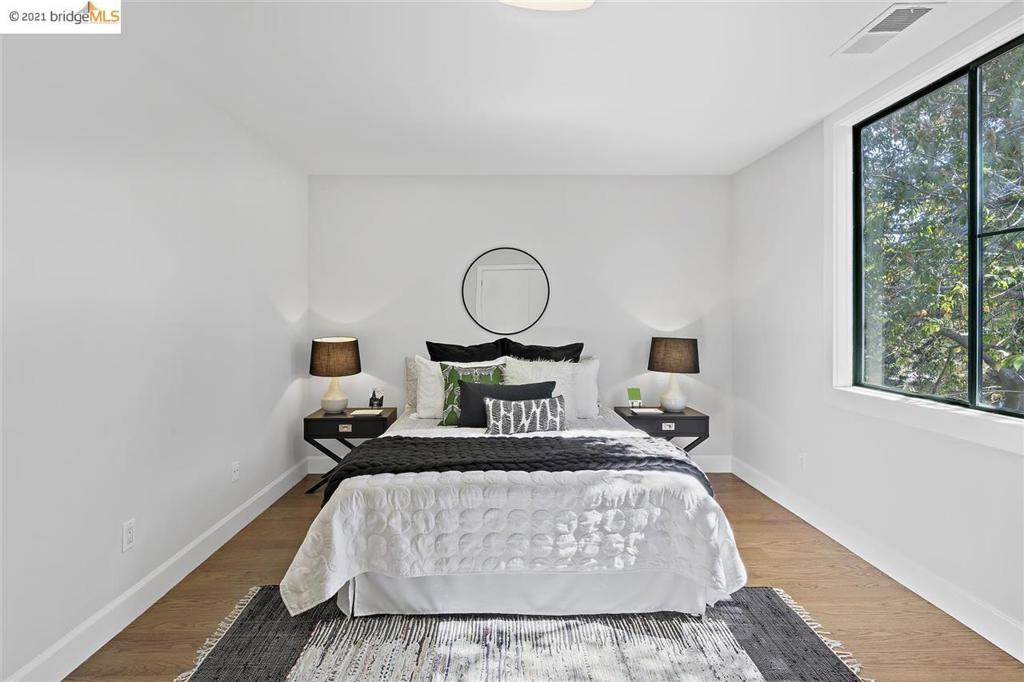 2014 Hearst Ave C Property Photo 25