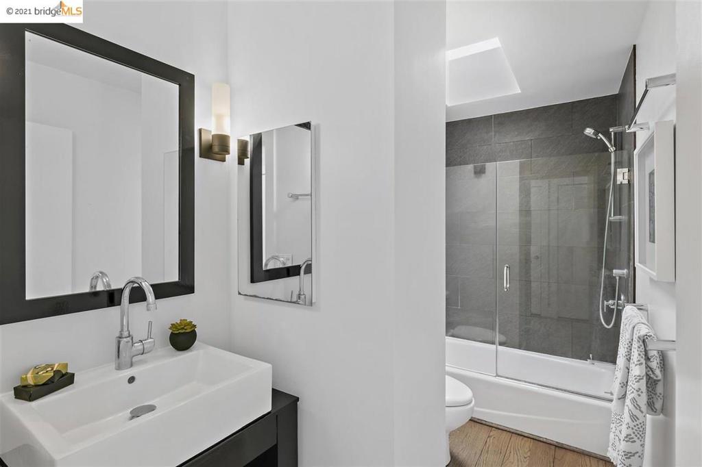 2014 Hearst Ave C Property Photo 26