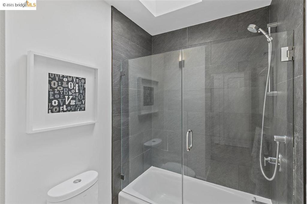 2014 Hearst Ave C Property Photo 27