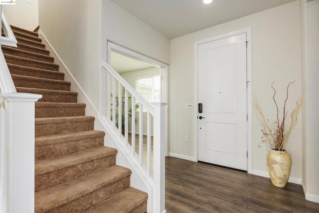 979 Princess Way Property Photo 2
