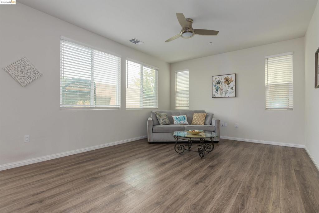 979 Princess Way Property Photo 10