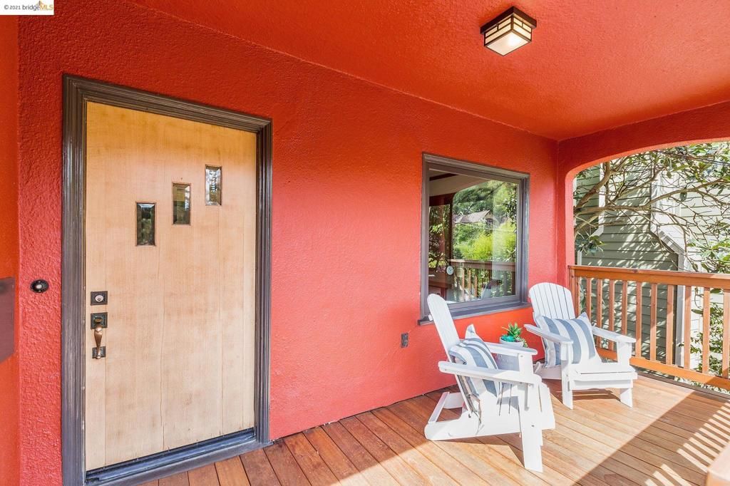 1059 Cragmont Ave Property Photo 4