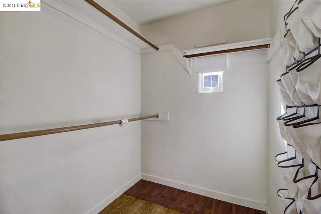 882 Alma Pl Property Photo 24