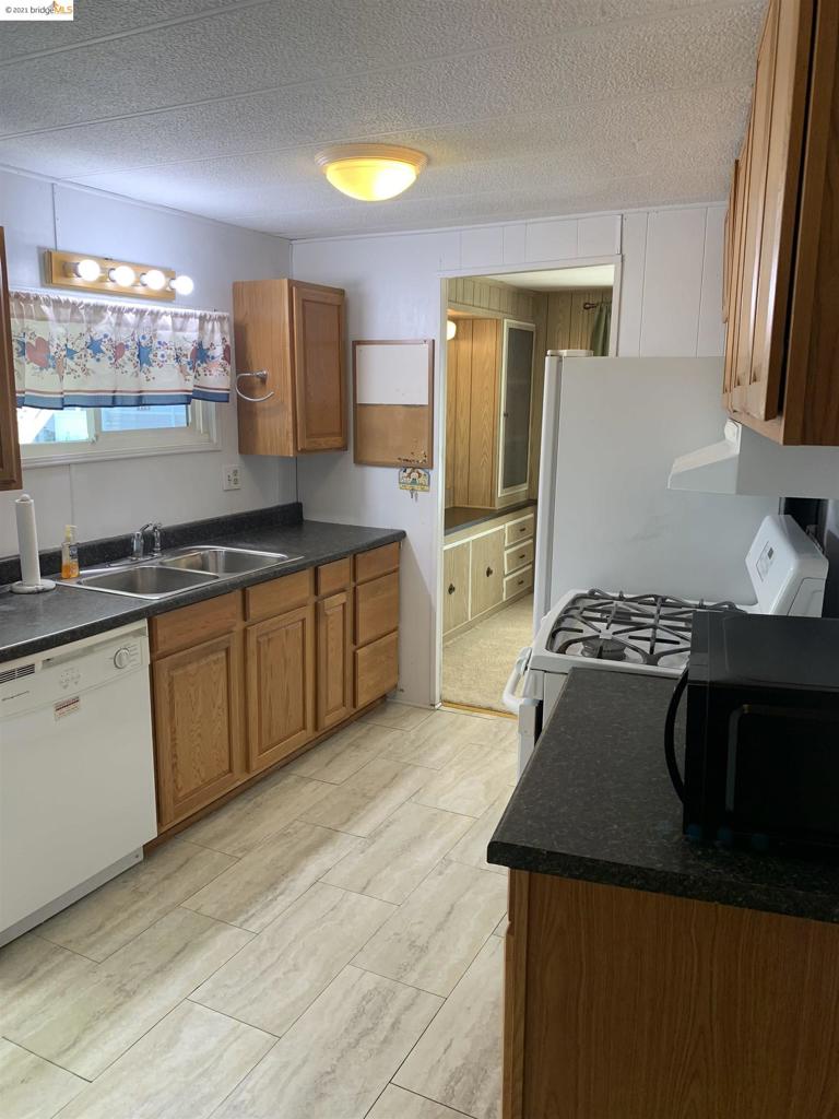 124 Zartop Street Property Photo 4