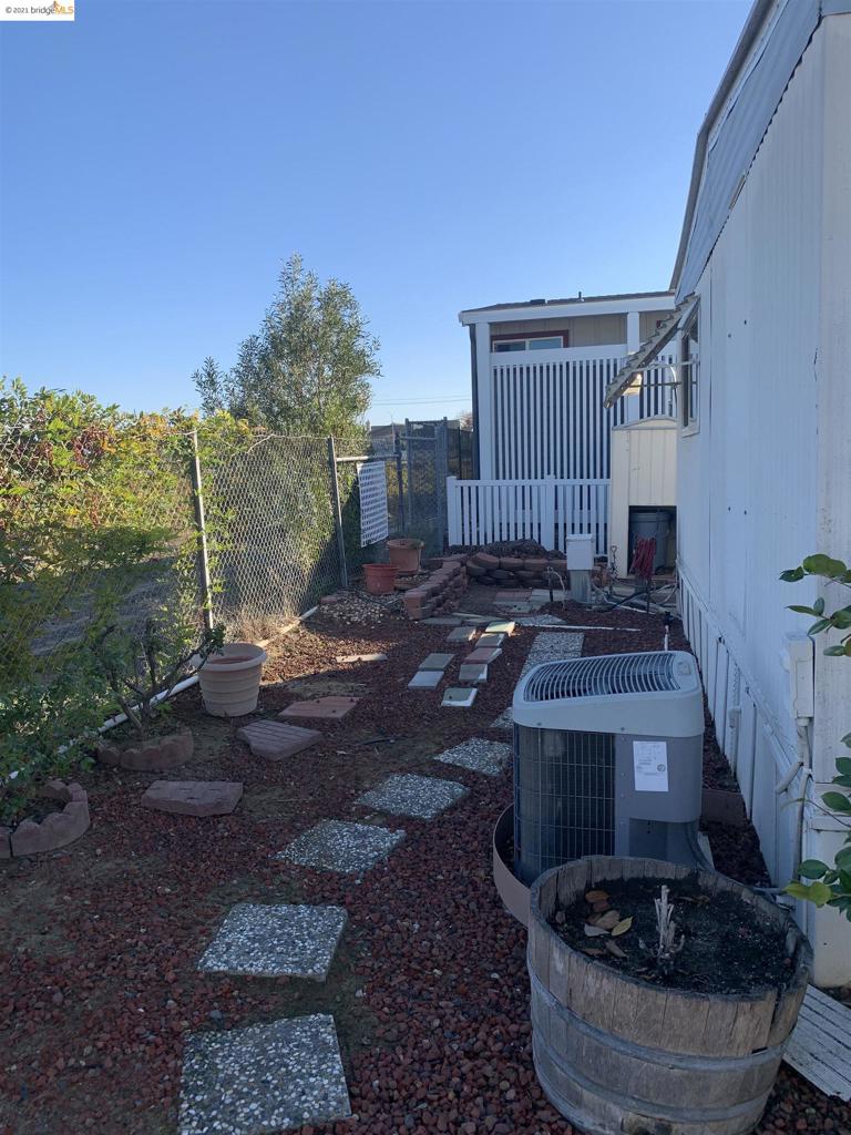 124 Zartop Street Property Photo 10