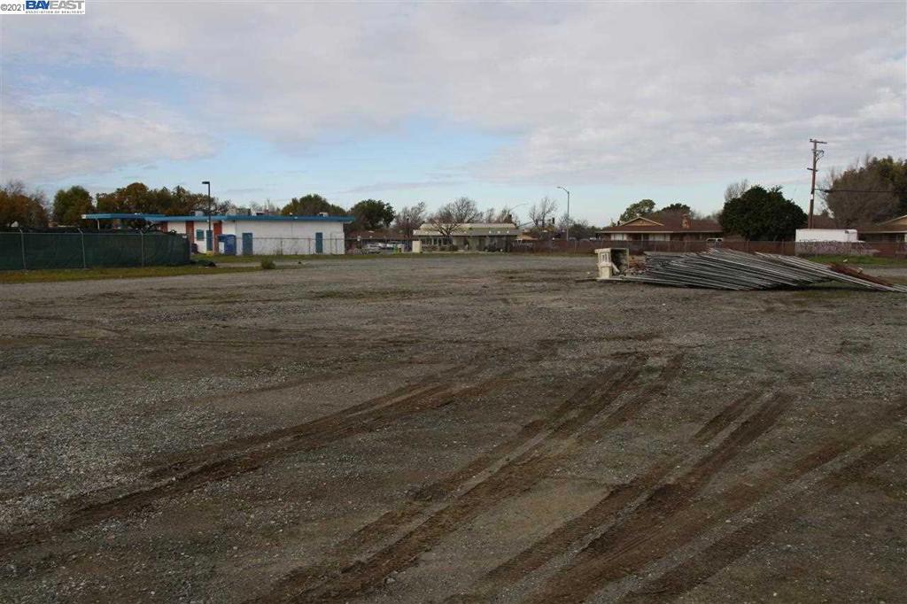 100 El Dolardo Property Photo 1