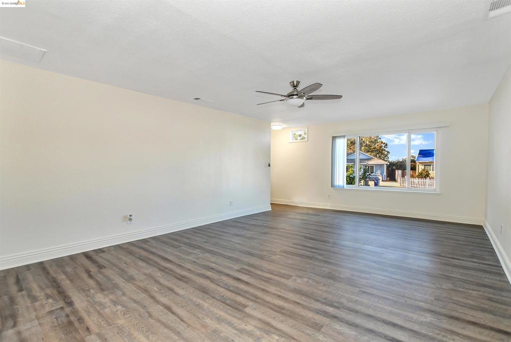 81 Woodview Rd Property Photo 4
