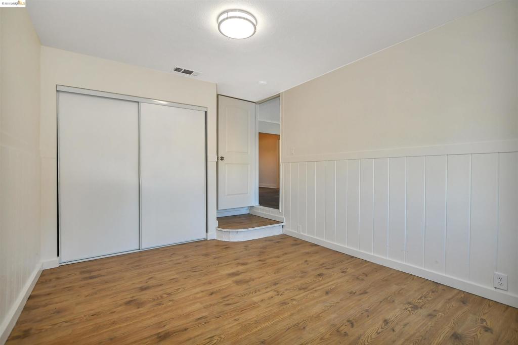 81 Woodview Rd Property Photo 7