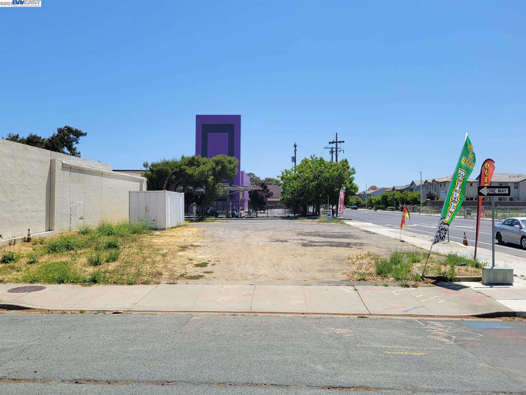 301 Central Ave. Property Photo 1
