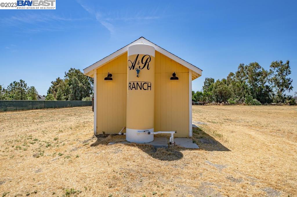 6381 Sellers Ave Property Photo 12