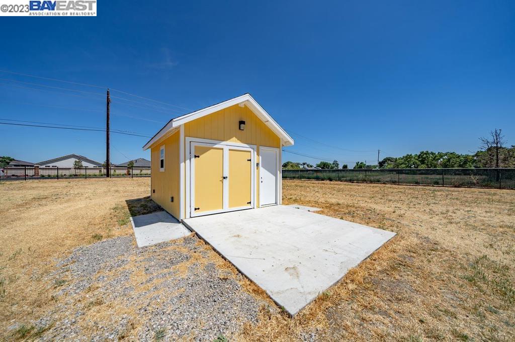 6381 Sellers Ave Property Photo 13
