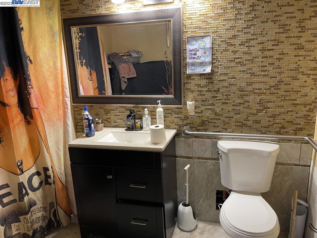 1076 Sycamore Property Photo 5