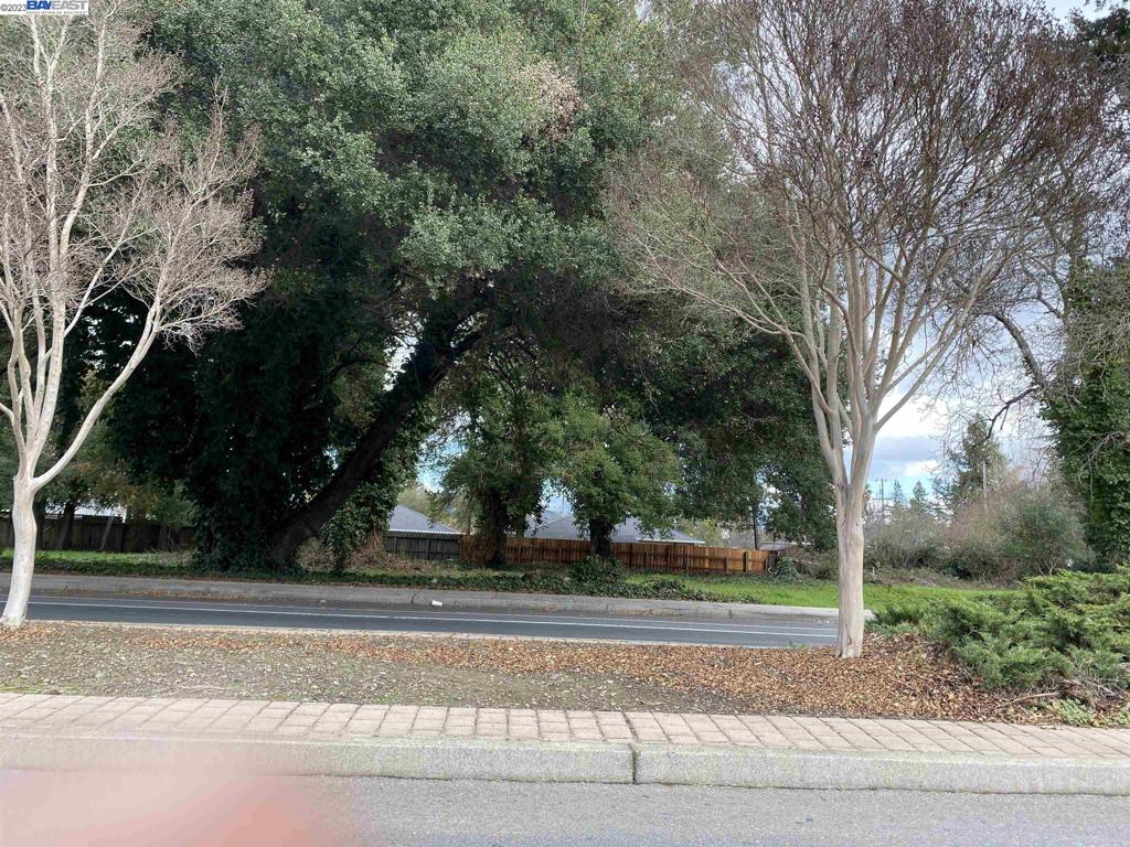 1698 D Street Property Photo 4
