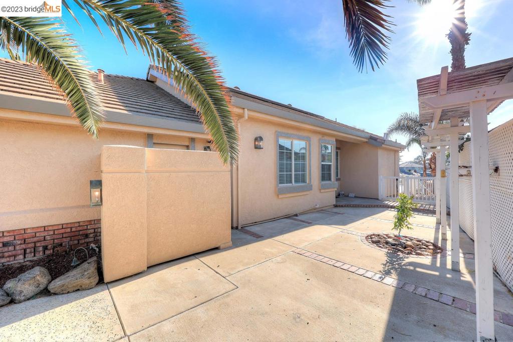 4050 Pier Point Property Photo 8