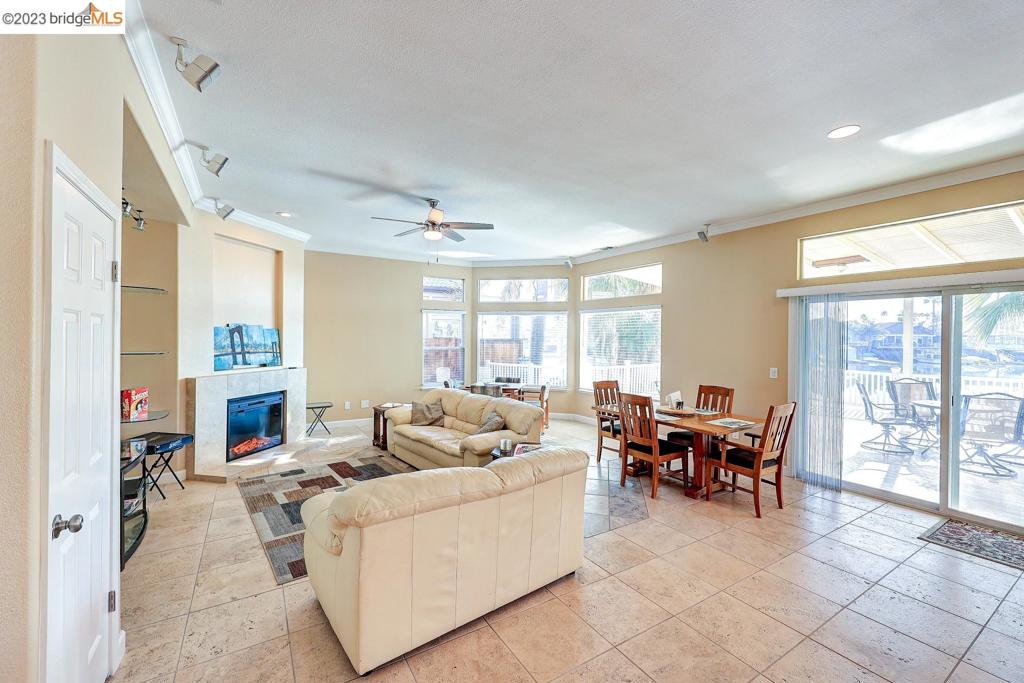 4050 Pier Point Property Photo 17