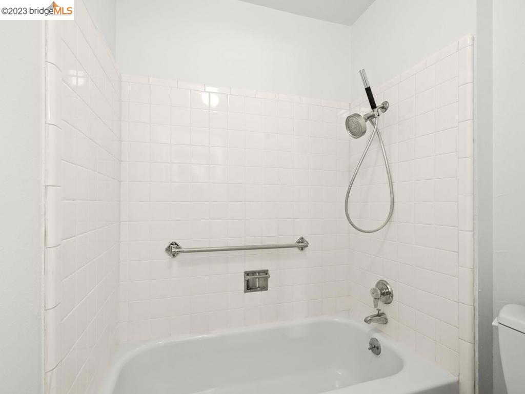1311 Webster St E205 Property Photo 13