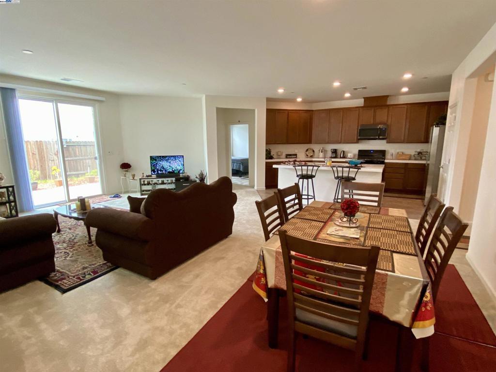 805 Stawell Dr Property Photo 10