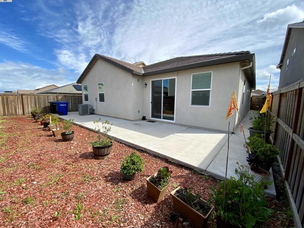 805 Stawell Dr Property Photo 36
