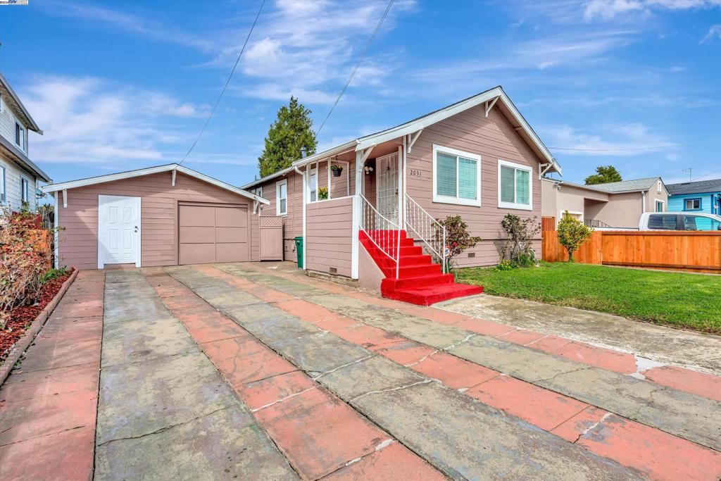 2031 103rd Ave Property Photo 4