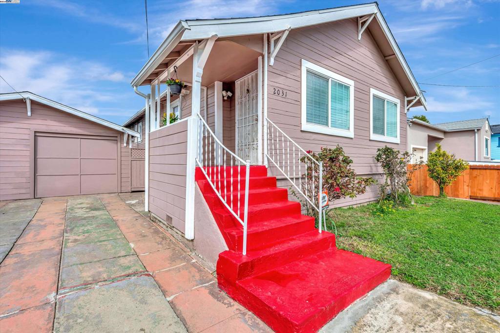 2031 103rd Ave Property Photo 5
