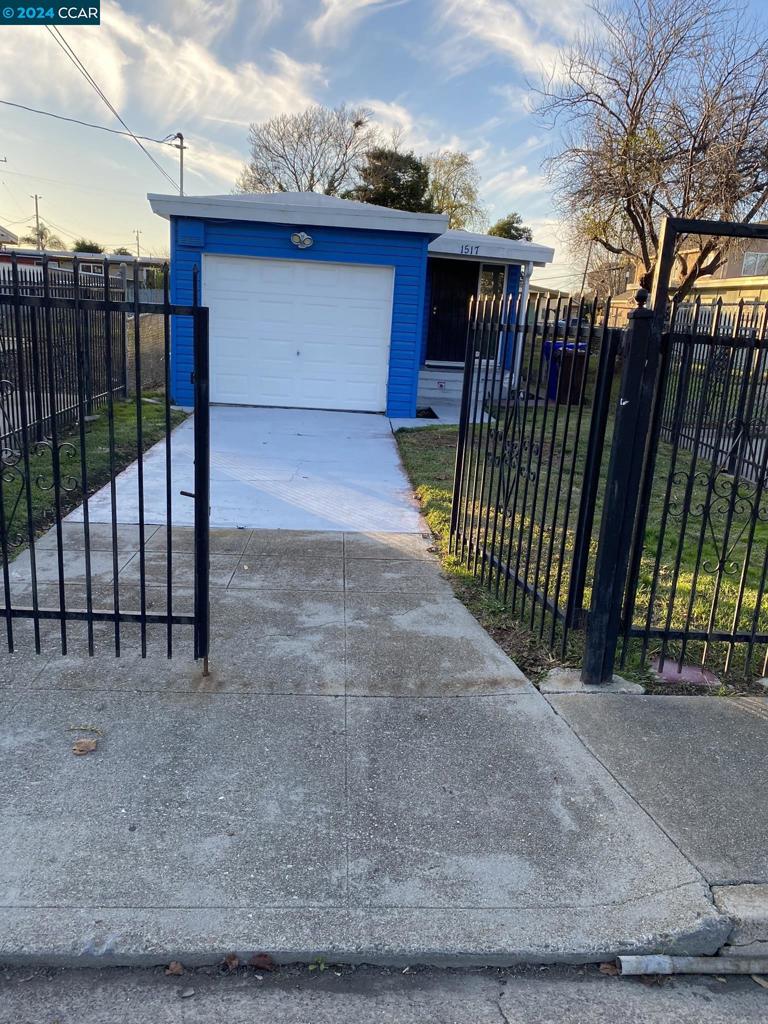 1517 2nd St Property Photo 1