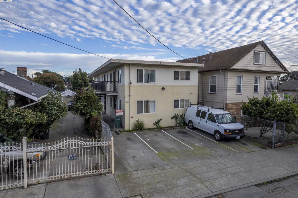 1806 41st Ave Property Photo