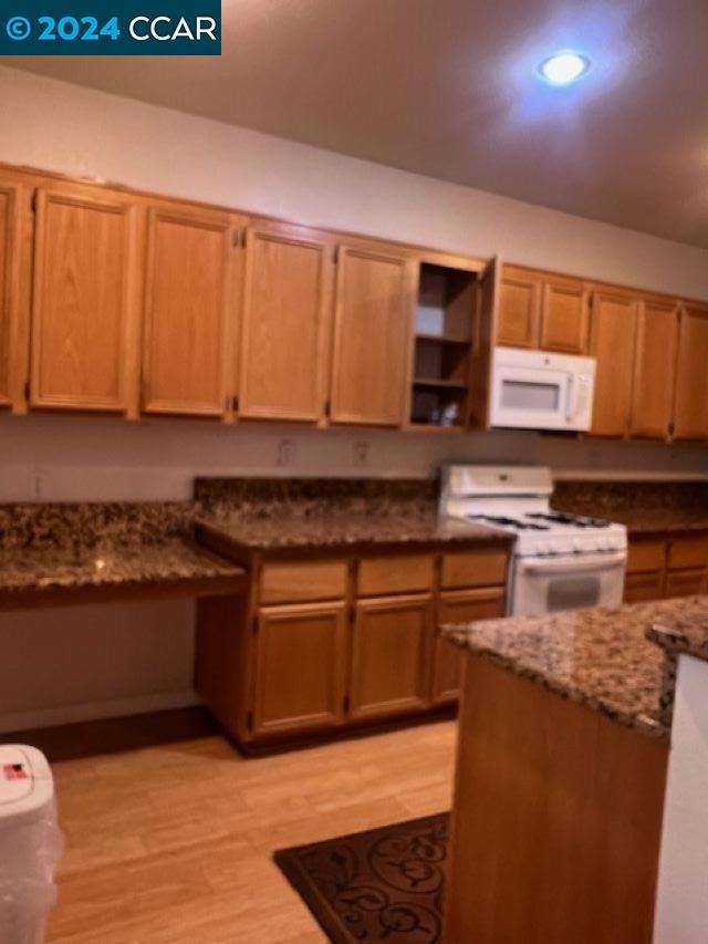 29160 Whitegate Ln Property Photo 6