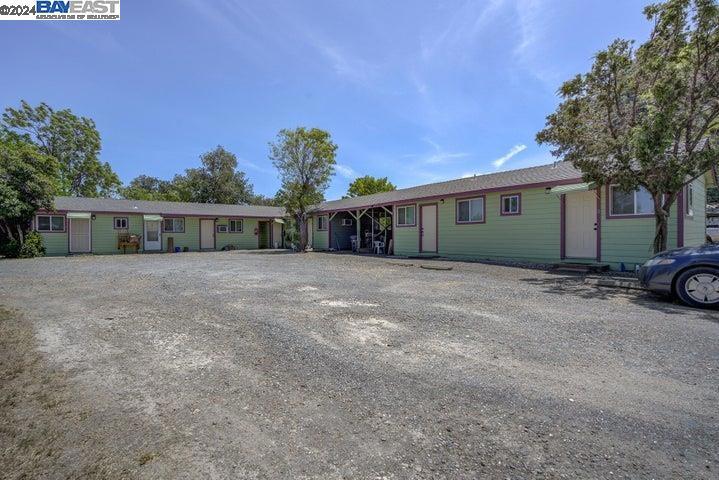 8080 State Hwy 99e Property Photo 1