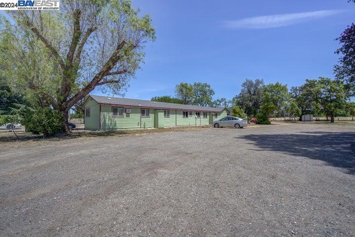 8080 State Hwy 99e Property Photo 6