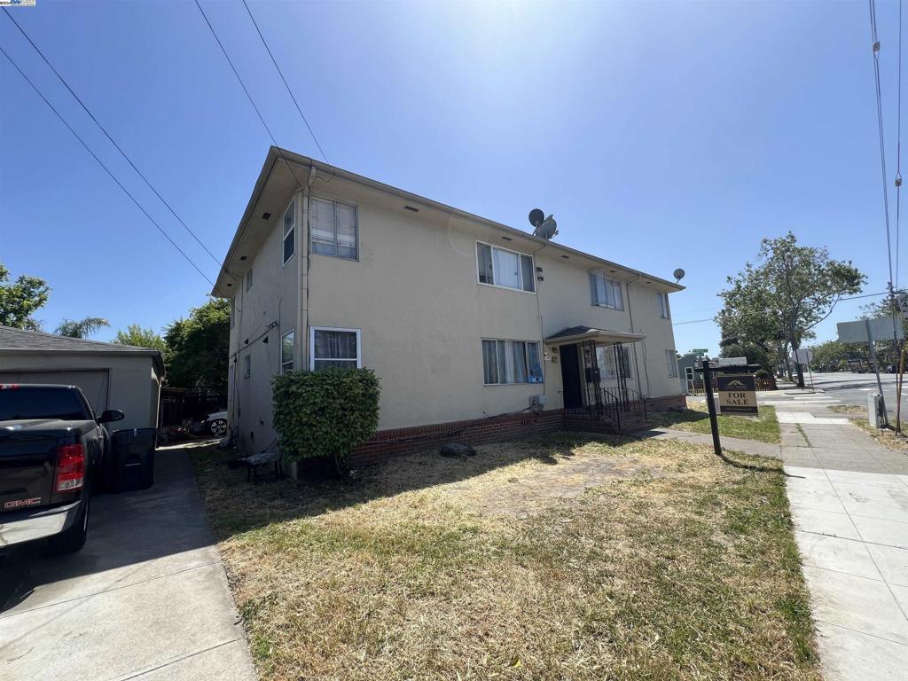 10926 Bancroft Ave Property Photo 2
