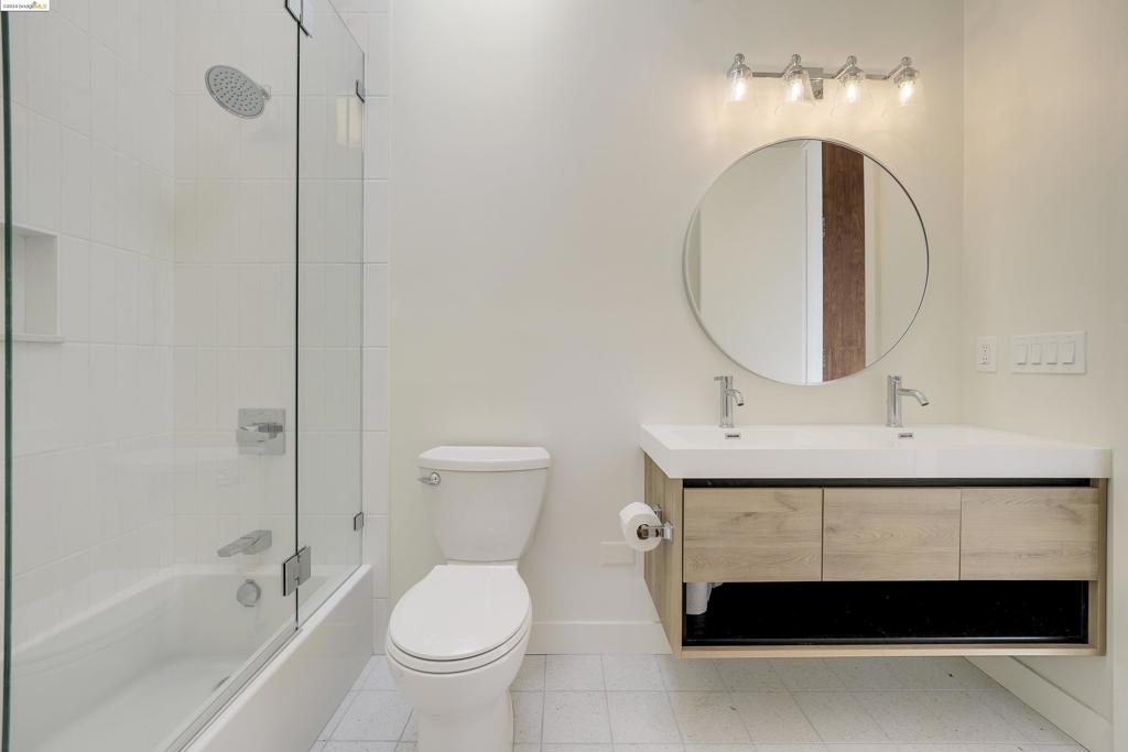 921 Clark Place Property Photo 15