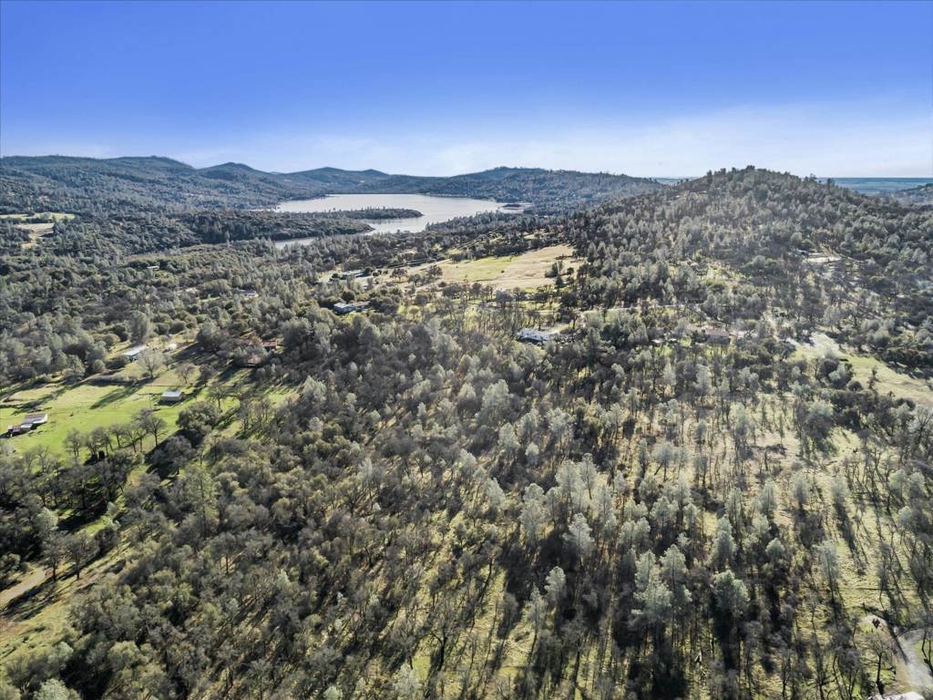 14011 Neptune Ln Property Photo 3