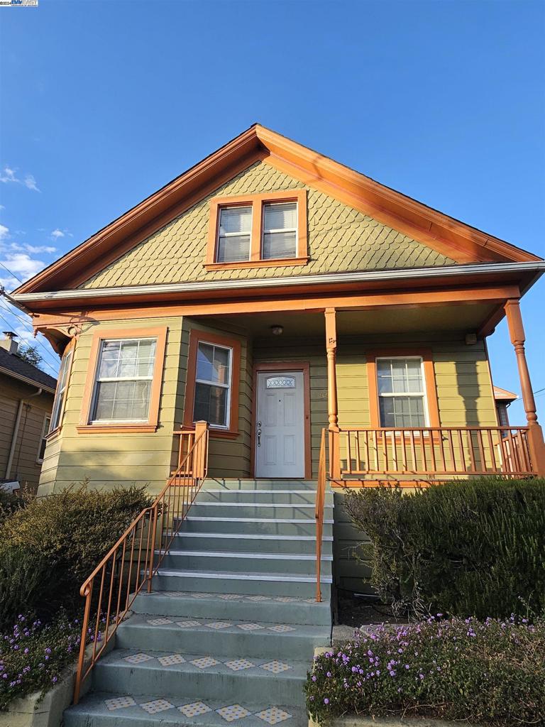 3228 Dakota Street Property Photo