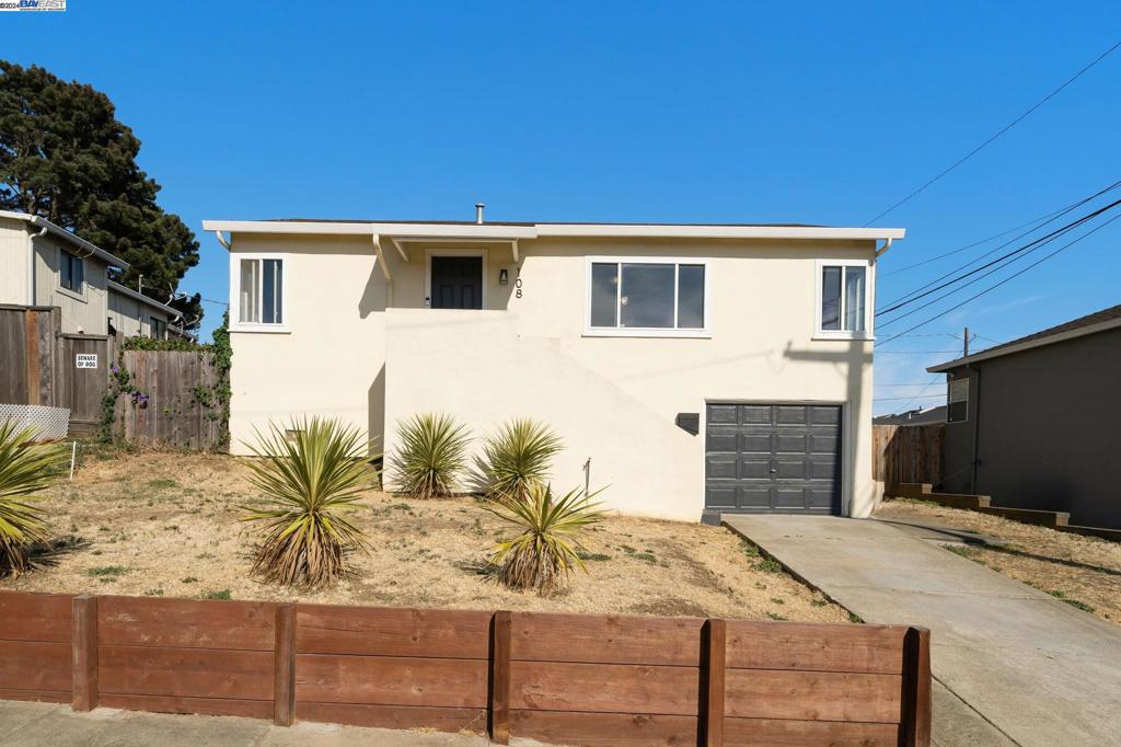 108 Mesa Property Photo 1