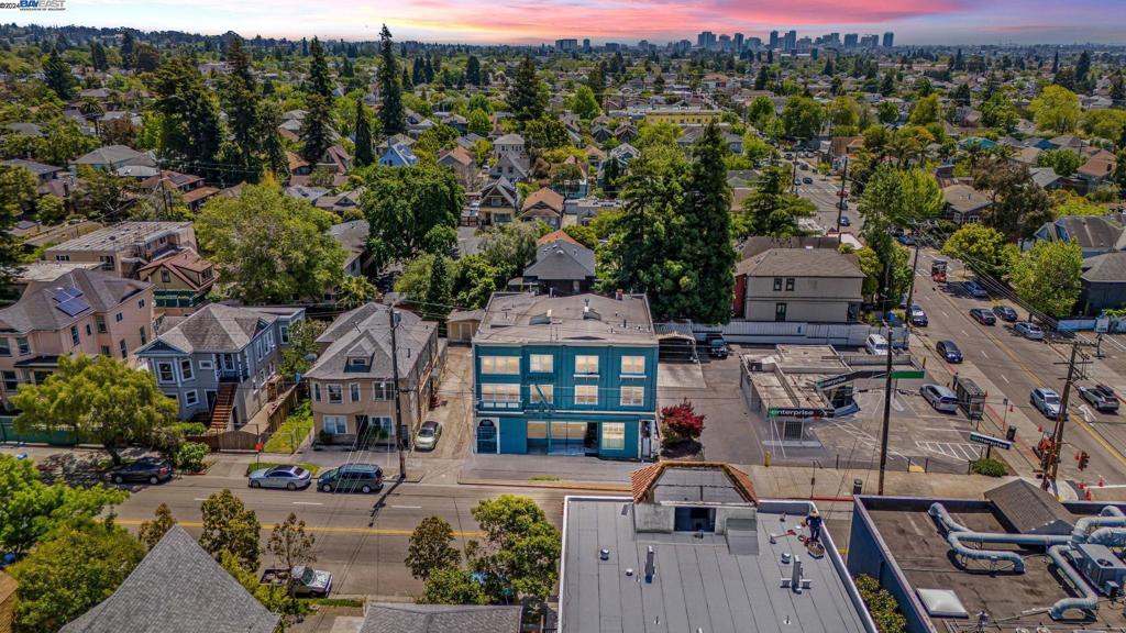 2110 Ashby Ave Property Photo