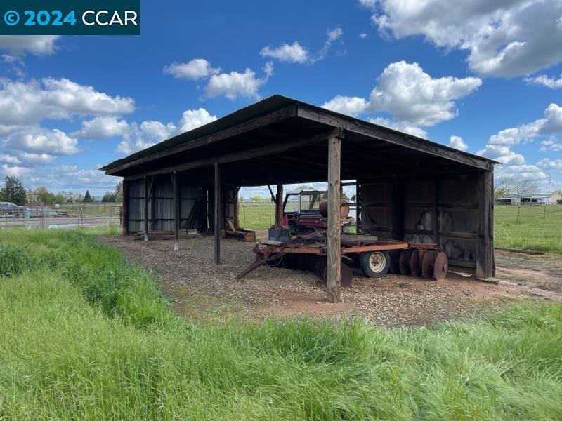 8999 Pettyjohn Rd Property Photo 2