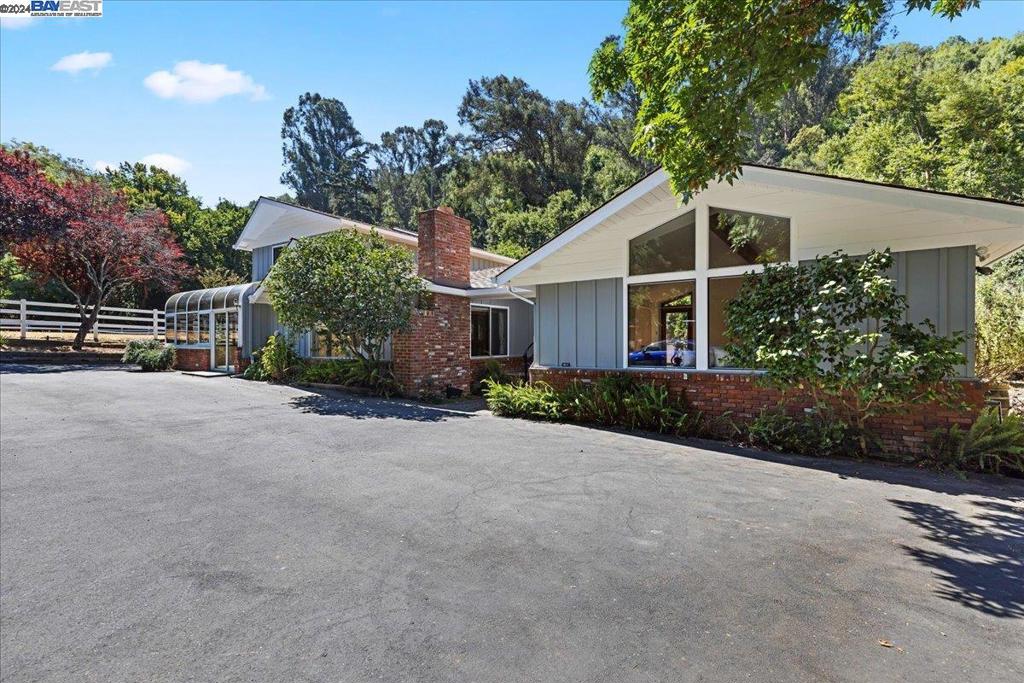 30261 Palomares Rd Property Photo 1