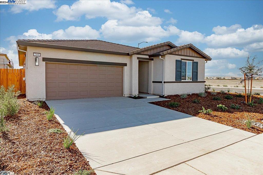 2998 Girdwood St Property Photo 1