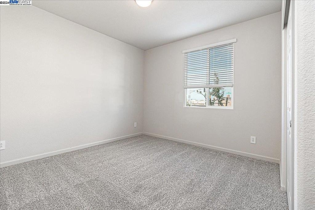 2998 Girdwood St Property Photo 4