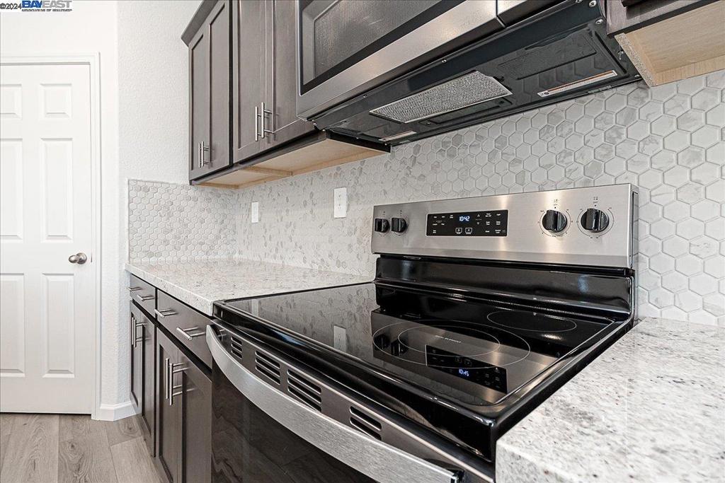 2998 Girdwood St Property Photo 9