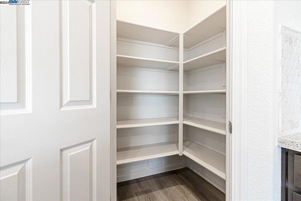 2998 Girdwood St Property Photo 10