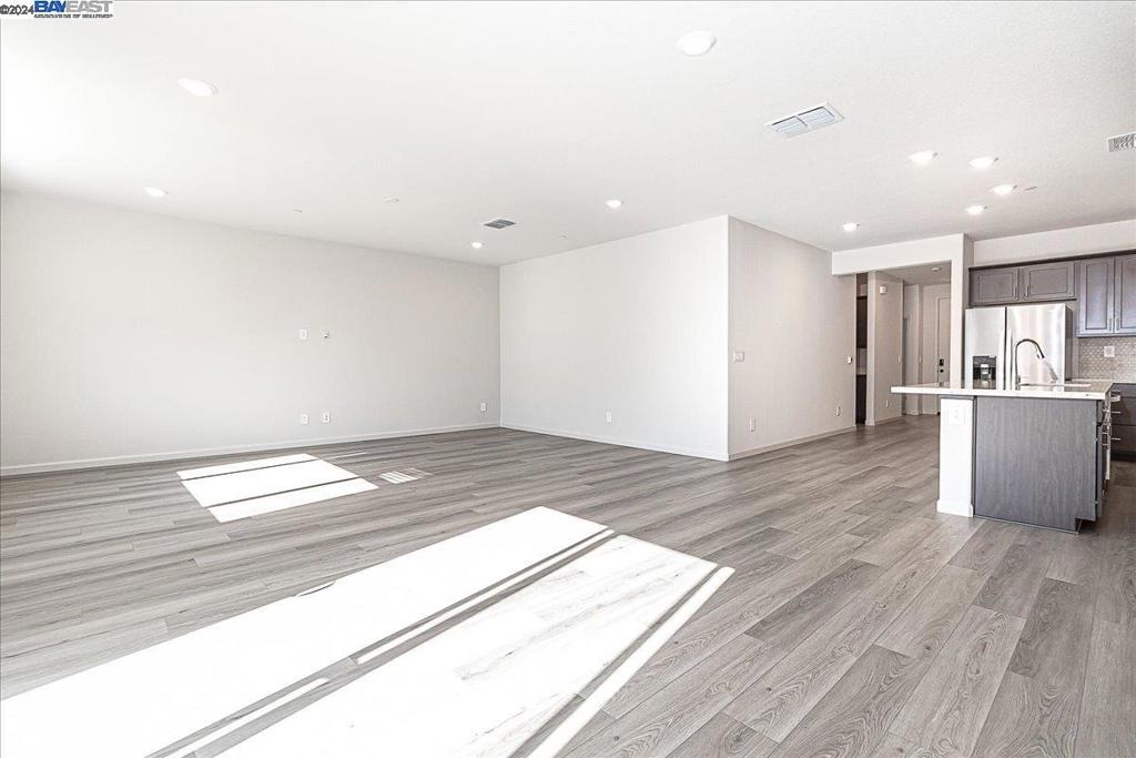 2998 Girdwood St Property Photo 11