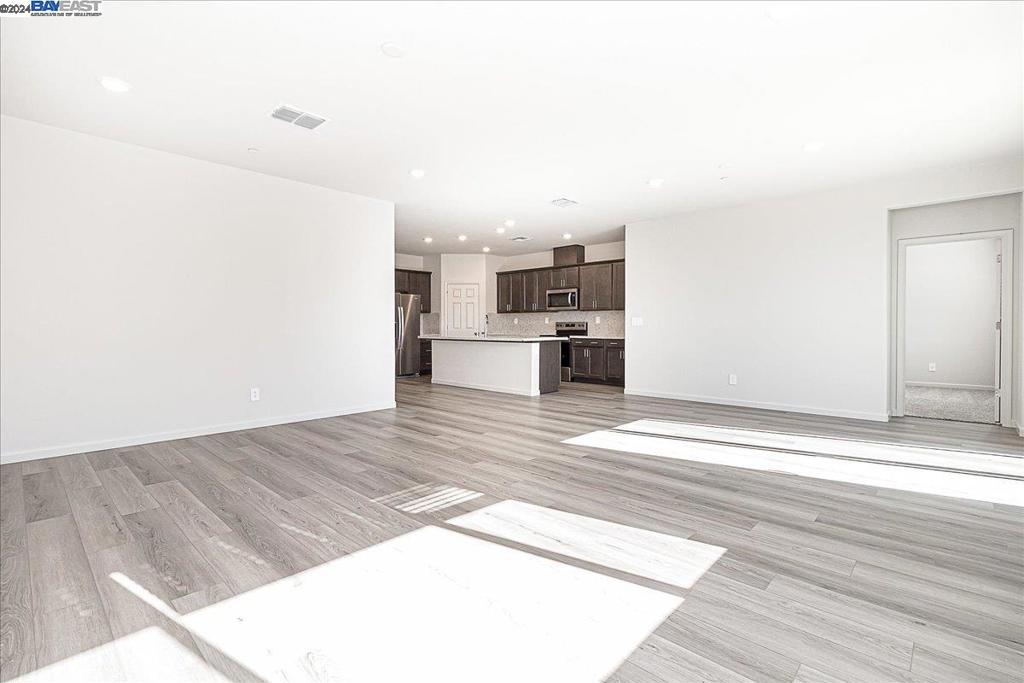 2998 Girdwood St Property Photo 19