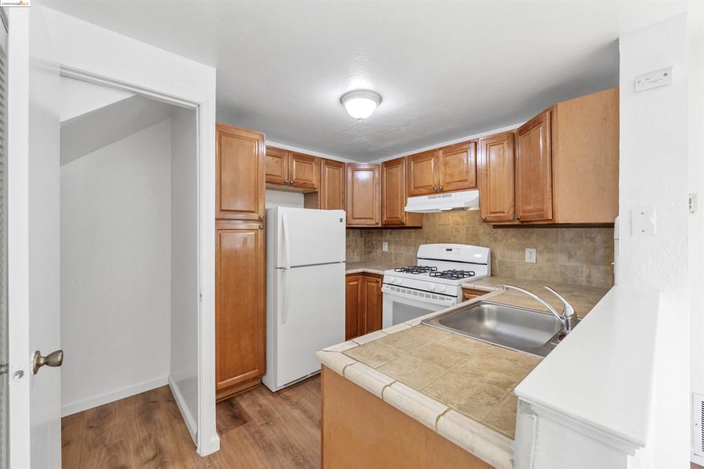16 El Cerrito Ct Property Photo 5