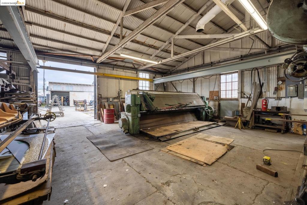 2 17th St Property Photo 11